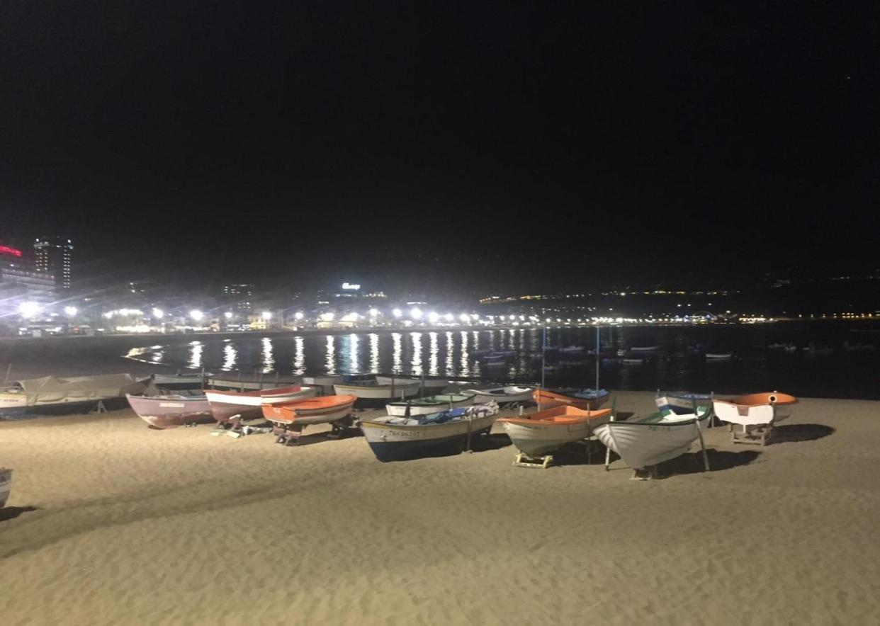 Las Canteras Beach Лас Палмас де Гран Канария Екстериор снимка